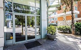 Comfort Hotel Vancouver Airport